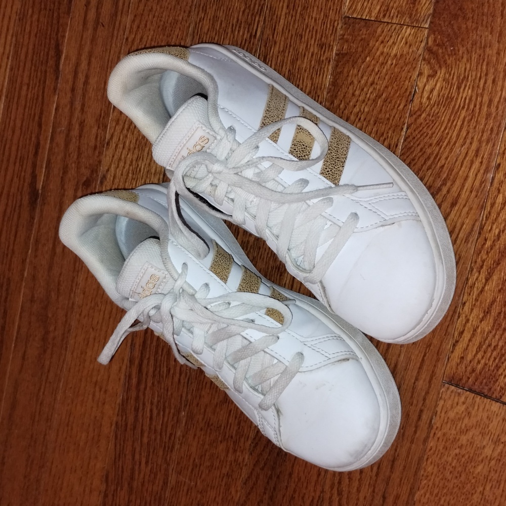 girls size 3 Adidas sneakers